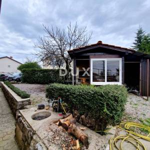 KASTAV - samostojeća kuća s tri stana