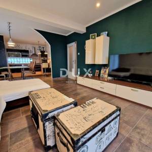 KASTAV - samostojeća kuća s tri stana