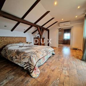 KASTAV - samostojeća kuća s tri stana