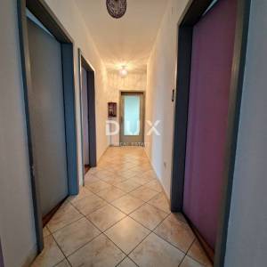 KASTAV - samostojeća kuća s tri stana