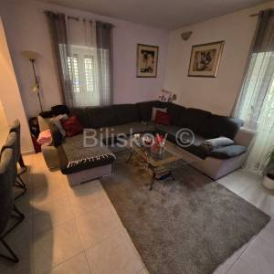 Kaštel Kambelovac, kamena kuća 50m od mora, prodaja