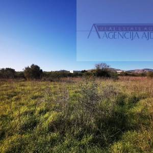 Kaštel Štafilić građevinsko zemljište M5 zona 1080 m2