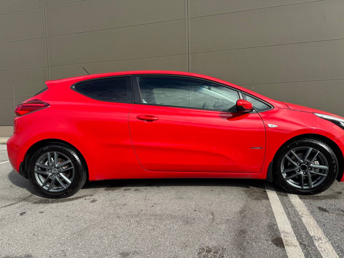 Kia Pro Ceed 1.6 CRDi, 2014g, 150000km, HR auto, servisna, Alu, reg go