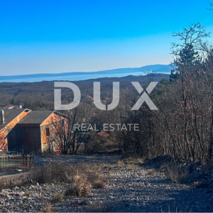 KLANA, ŠKALNICA - Građevinsko zemljište s pogledom na more. PRILIKA ZA INVESTICIJU!