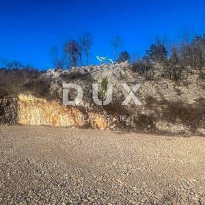 KLANA, ŠKALNICA - Građevinsko zemljište na prelijepoj lokaciji. Pogled na more!