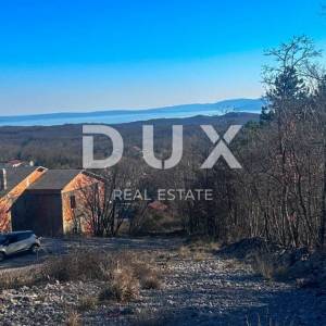 KLANA, ŠKALNICA - Građevinsko zemljište na prelijepoj lokaciji. Pogled na more!