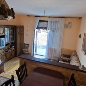 KLENOVICA - Kuća u nizu s garažom