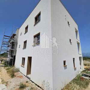 Komforan 3-sobni apartman na 1.katu - Nin, Zadar