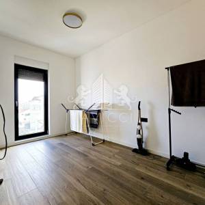 Komforan trosobni stan s krovnom terasom - Zadar, Petrići