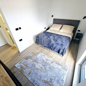 Komforan trosobni stan s krovnom terasom - Zadar, Petrići