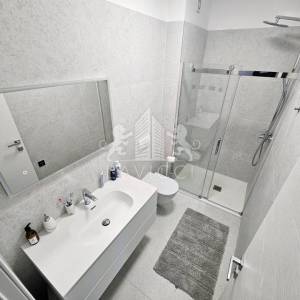 Komforan trosobni stan s krovnom terasom - Zadar, Petrići