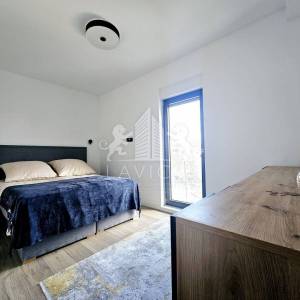 Komforan trosobni stan s krovnom terasom - Zadar, Petrići