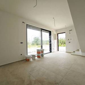 Komforni dvoetažni apartman s vrtom - Sukošan, Zadar