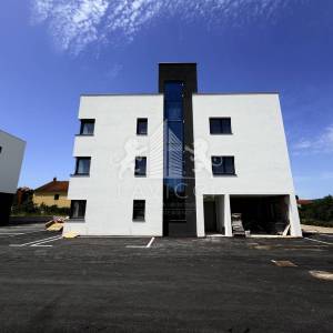 Komforni dvoetažni apartman s vrtom - Sukošan, Zadar