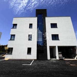 Komforni dvoetažni apartman s vrtom - Sukošan, Zadar