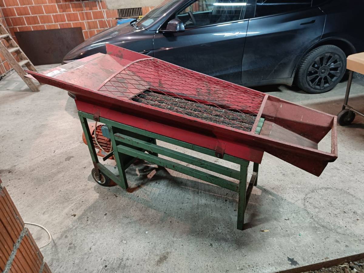 KOMUŠAČ ZA KUKURUZE, TREBLJČ