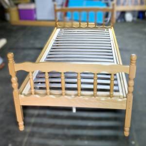 Kreveti sa podnicama 90x200 cm, Sveta Nedelja