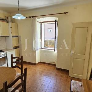 Križišće primorska kuća sa velikom okućnicom