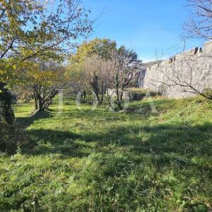 Križišće primorska kuća sa velikom okućnicom