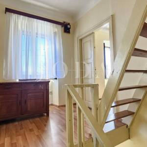 Križišće primorska kuća sa velikom okućnicom