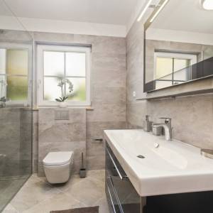 KRK - Moderna vila s bazenom, okućnicom i pogledom na more 