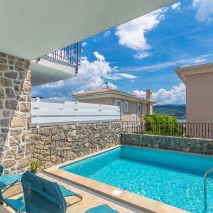 KRK - Vila s bazenom i pogledom na more 