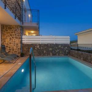 KRK - Vila s bazenom i pogledom na more 