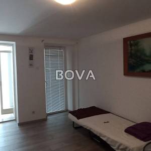 Kuća 195 m2 – Vrsi *dva dvosobna stana* (ID-2361)