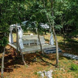 Kuća na Labinštini ! Veliki teren oko kuće od 9400 M2!!