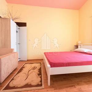 Kuća s 3 apartmana 200 m od mora - Vir