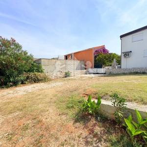 Kuća s 3 apartmana 200 m od mora - Vir