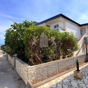 Kuća s 3 apartmana 200 m od mora - Vir