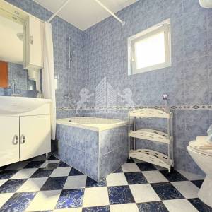 Kuća s 3 apartmana 200 m od mora - Vir