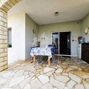 Kuća s 3 apartmana 200 m od mora - Vir