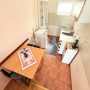 Kuća s 3 apartmana 200 m od mora - Vir