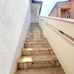 Kuća s 3 apartmana 200 m od mora - Vir