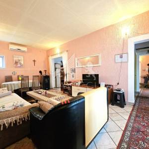 Kuća s 3 apartmana 200 m od mora - Vir