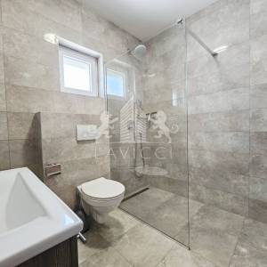 Kuća s 3 apartmana, 50m od mora - Sv. Petar