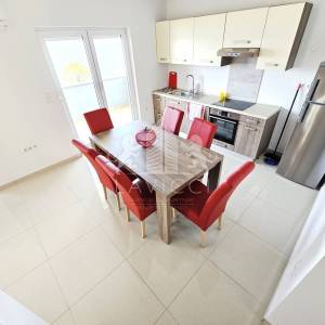 Kuća s 3 apartmana, 50m od mora - Sv. Petar