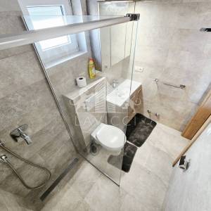 Kuća s 3 apartmana, 50m od mora - Sv. Petar