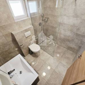 Kuća s 3 apartmana, 50m od mora - Sv. Petar