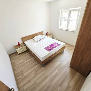 Kuća s 3 apartmana, 50m od mora - Sv. Petar