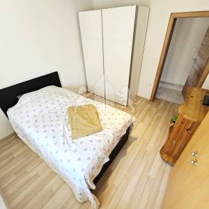 Kuća s 3 apartmana, 50m od mora - Sv. Petar