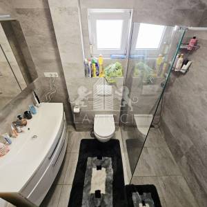 Kuća s 3 apartmana, 50m od mora - Sv. Petar