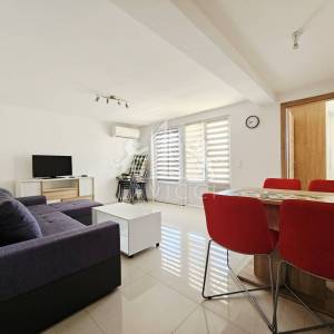 Kuća s 3 apartmana, 50m od mora - Sv. Petar