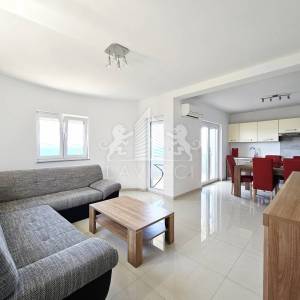 Kuća s 3 apartmana, 50m od mora - Sv. Petar