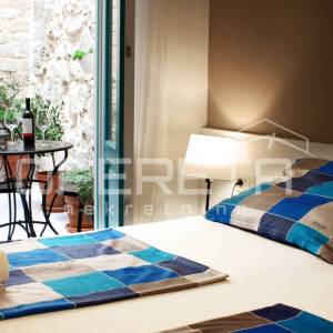 Kuća s 4 apartmana u centru Šibenika