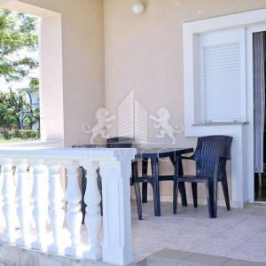 Kuća s 5 apartmana, 2. red od mora - VLAŠIĆI, PAG