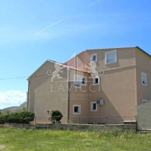 Kuća s 5 apartmana, 2. red od mora - VLAŠIĆI, PAG