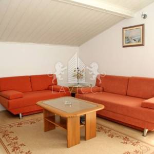 Kuća s 5 apartmana, 2. red od mora - VLAŠIĆI, PAG